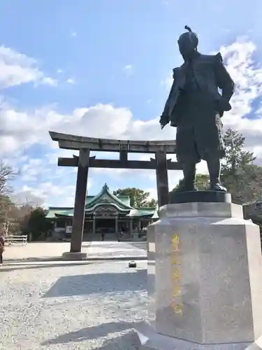 豊國神社の像