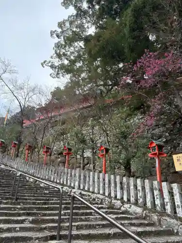 熊野那智大社の{uncategorized: "未分類", other: "その他", undefined: "問題あり", building: "その他建物", grave: "お墓", sacred_gate: "鳥居", guardian: "狛犬", statue: "像", buddha: "仏像", history: "歴史", nature: "自然", garden: "庭園", animal: "動物", pagoda: "塔", temizu: "手水舎", mountain_gate: "山門・神門", sanctuary: "本殿・本堂", subordinate: "末社・摂社", art: "芸術", scenery: "景色", jizo: "地蔵", ema: "絵馬", goshuin: "御朱印", omikuji: "おみくじ", items: "授与品その他", amulet: "お守り", goshuincho: "御朱印帳", eats: "食事", festival: "お祭り", votive_dance: "神楽", shichigosan: "七五三参", wedding: "結婚式", experience: "体験その他", initially: "初詣", around: "周辺", anti_infection: "感染症対策"}