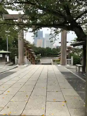 伊勢山皇大神宮の鳥居