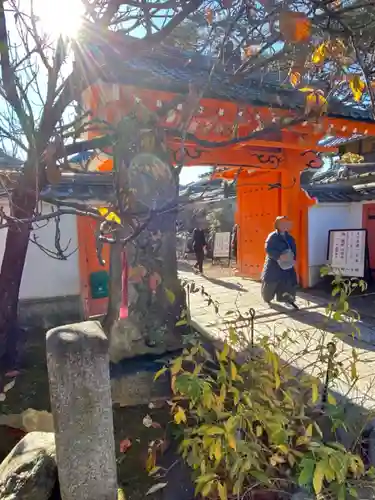 金剛寺（八坂庚申堂）の山門・神門