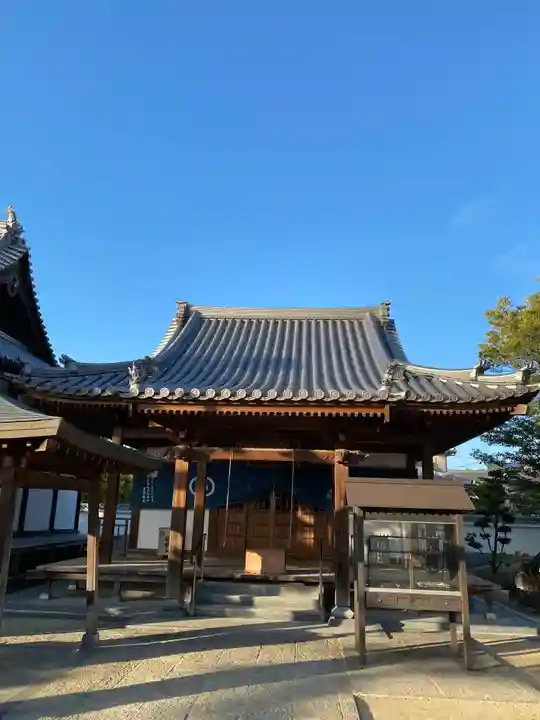 西林寺の本殿・本堂