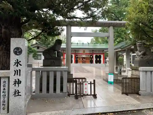 池袋氷川神社の鳥居