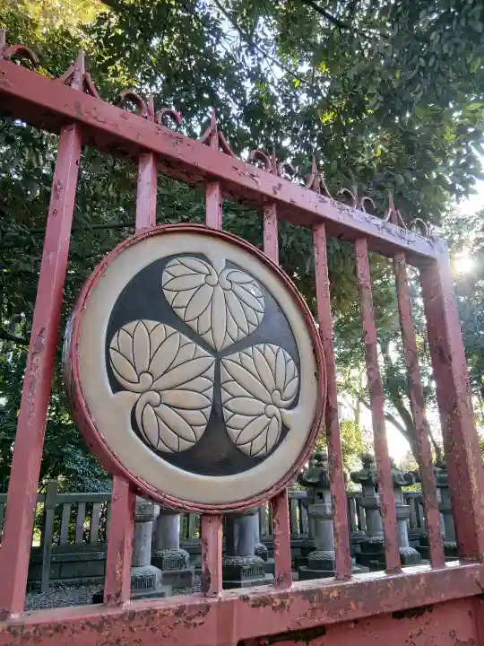 仙波東照宮の{uncategorized: "未分類", other: "その他", undefined: "問題あり", building: "その他建物", grave: "お墓", sacred_gate: "鳥居", guardian: "狛犬", statue: "像", buddha: "仏像", history: "歴史", nature: "自然", garden: "庭園", animal: "動物", pagoda: "塔", temizu: "手水舎", mountain_gate: "山門・神門", sanctuary: "本殿・本堂", subordinate: "末社・摂社", art: "芸術", scenery: "景色", jizo: "地蔵", ema: "絵馬", goshuin: "御朱印", omikuji: "おみくじ", items: "授与品その他", amulet: "お守り", goshuincho: "御朱印帳", eats: "食事", festival: "お祭り", votive_dance: "神楽", shichigosan: "七五三参", wedding: "結婚式", experience: "体験その他", initially: "初詣", around: "周辺", anti_infection: "感染症対策"}