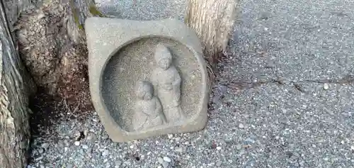 千歳神社の像