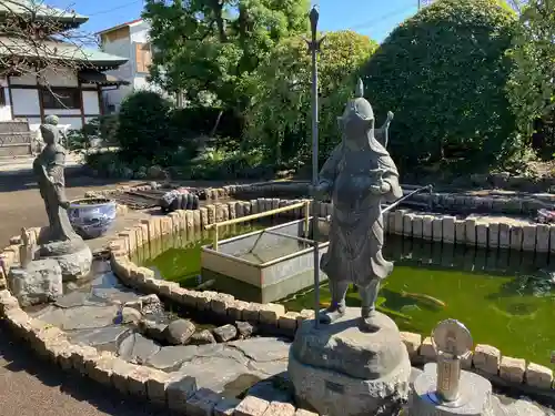 醫王寺の像