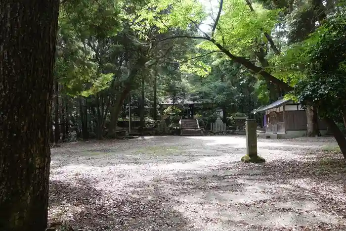 當麻山口神社の建物その他