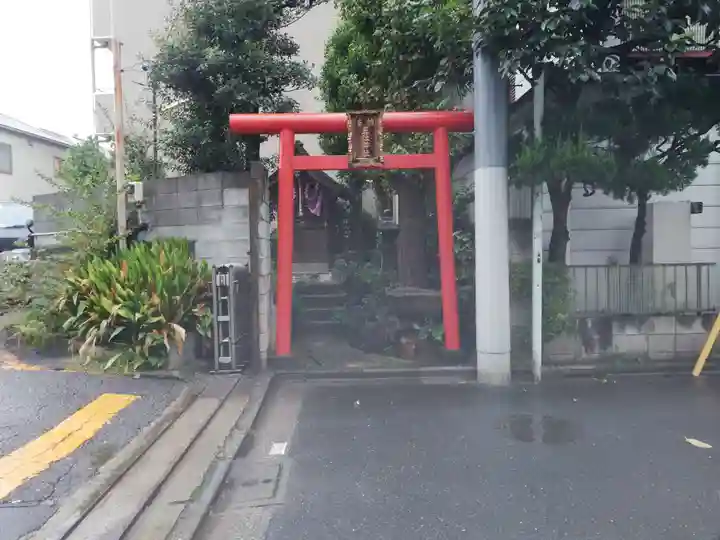 三社神社の鳥居
