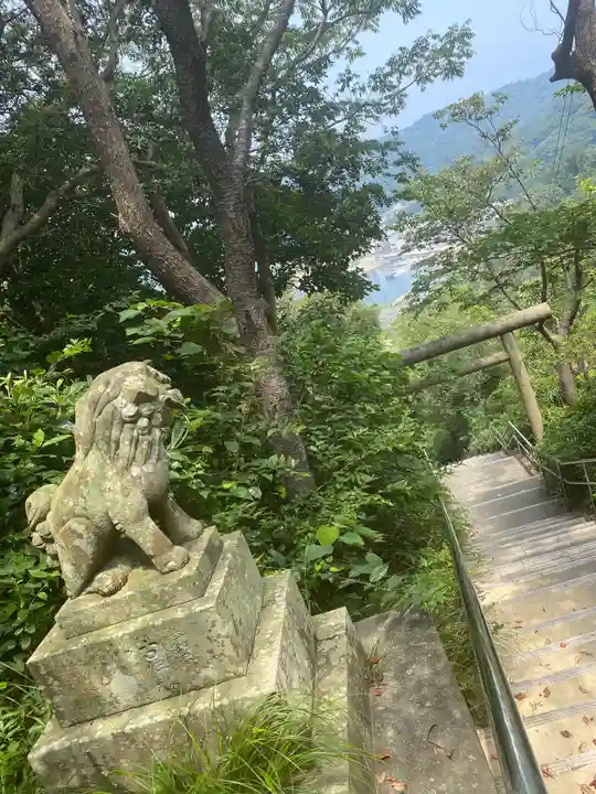 自凝神社の狛犬