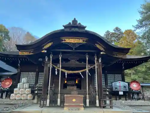 武田神社の本殿・本堂