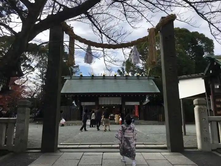 伊勢山皇大神宮の鳥居
