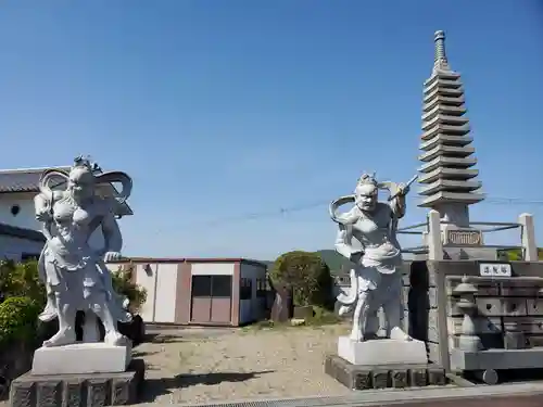 長福寺の像