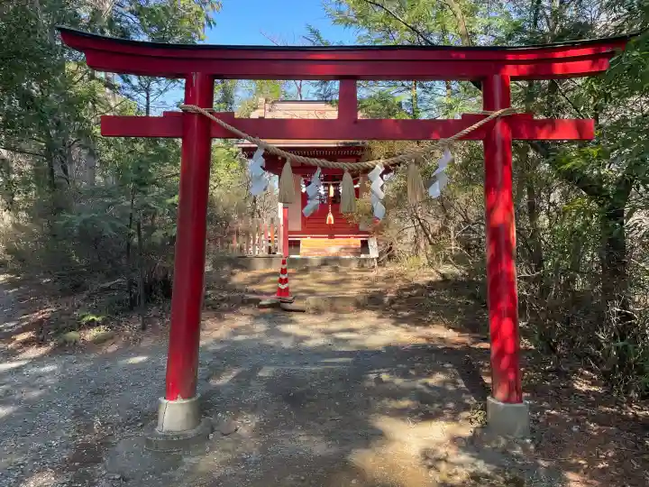 伊勢ケ渕弁天宮の{uncategorized: "未分類", other: "その他", undefined: "問題あり", building: "その他建物", grave: "お墓", sacred_gate: "鳥居", guardian: "狛犬", statue: "像", buddha: "仏像", history: "歴史", nature: "自然", garden: "庭園", animal: "動物", pagoda: "塔", temizu: "手水舎", mountain_gate: "山門・神門", sanctuary: "本殿・本堂", subordinate: "末社・摂社", art: "芸術", scenery: "景色", jizo: "地蔵", ema: "絵馬", goshuin: "御朱印", omikuji: "おみくじ", items: "授与品その他", amulet: "お守り", goshuincho: "御朱印帳", eats: "食事", festival: "お祭り", votive_dance: "神楽", shichigosan: "七五三参", wedding: "結婚式", experience: "体験その他", initially: "初詣", around: "周辺", anti_infection: "感染症対策"}