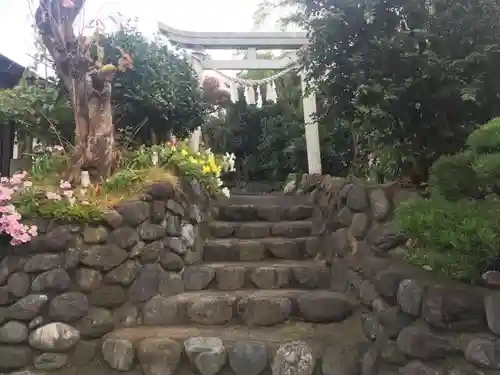 横浜御嶽神社の鳥居