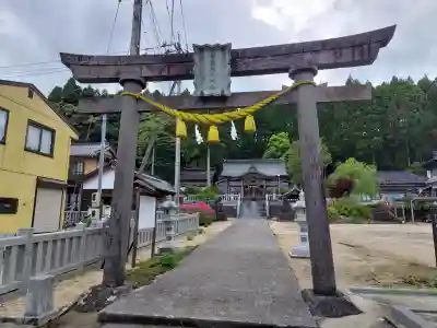 伊夜比咩神社の{uncategorized: "未分類", other: "その他", undefined: "問題あり", building: "その他建物", grave: "お墓", sacred_gate: "鳥居", guardian: "狛犬", statue: "像", buddha: "仏像", history: "歴史", nature: "自然", garden: "庭園", animal: "動物", pagoda: "塔", temizu: "手水舎", mountain_gate: "山門・神門", sanctuary: "本殿・本堂", subordinate: "末社・摂社", art: "芸術", scenery: "景色", jizo: "地蔵", ema: "絵馬", goshuin: "御朱印", omikuji: "おみくじ", items: "授与品その他", amulet: "お守り", goshuincho: "御朱印帳", eats: "食事", festival: "お祭り", votive_dance: "神楽", shichigosan: "七五三参", wedding: "結婚式", experience: "体験その他", initially: "初詣", around: "周辺", anti_infection: "感染症対策"}