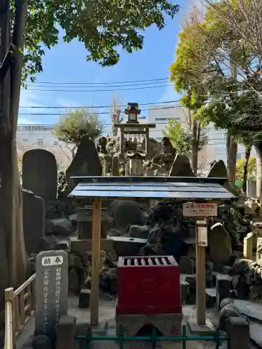 羽田神社の{uncategorized: "未分類", other: "その他", undefined: "問題あり", building: "その他建物", grave: "お墓", sacred_gate: "鳥居", guardian: "狛犬", statue: "像", buddha: "仏像", history: "歴史", nature: "自然", garden: "庭園", animal: "動物", pagoda: "塔", temizu: "手水舎", mountain_gate: "山門・神門", sanctuary: "本殿・本堂", subordinate: "末社・摂社", art: "芸術", scenery: "景色", jizo: "地蔵", ema: "絵馬", goshuin: "御朱印", omikuji: "おみくじ", items: "授与品その他", amulet: "お守り", goshuincho: "御朱印帳", eats: "食事", festival: "お祭り", votive_dance: "神楽", shichigosan: "七五三参", wedding: "結婚式", experience: "体験その他", initially: "初詣", around: "周辺", anti_infection: "感染症対策"}