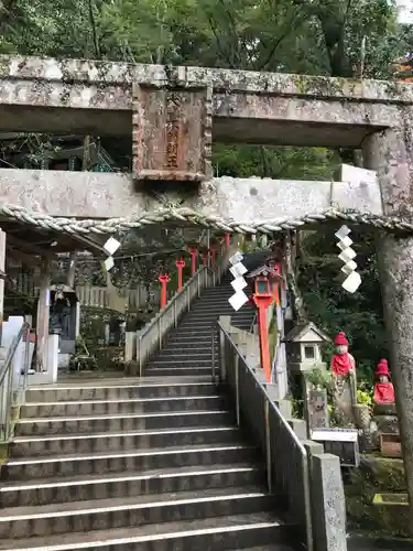 大本山七宝瀧寺の鳥居