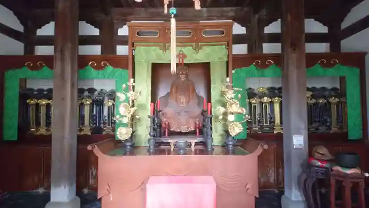 萬福寺の本殿・本堂