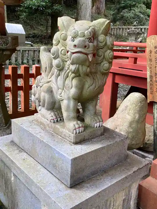 鳳来山東照宮の狛犬