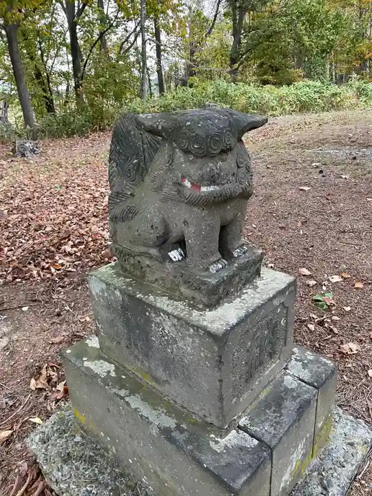 雨煙別神社の狛犬
