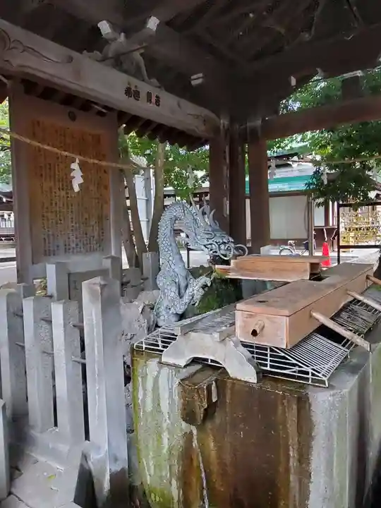 真清田神社の手水舎
