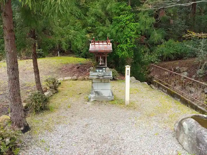 室生龍穴神社の末社・摂社
