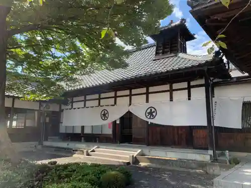 芳春寺の本殿・本堂