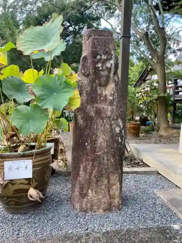 西雲院の像