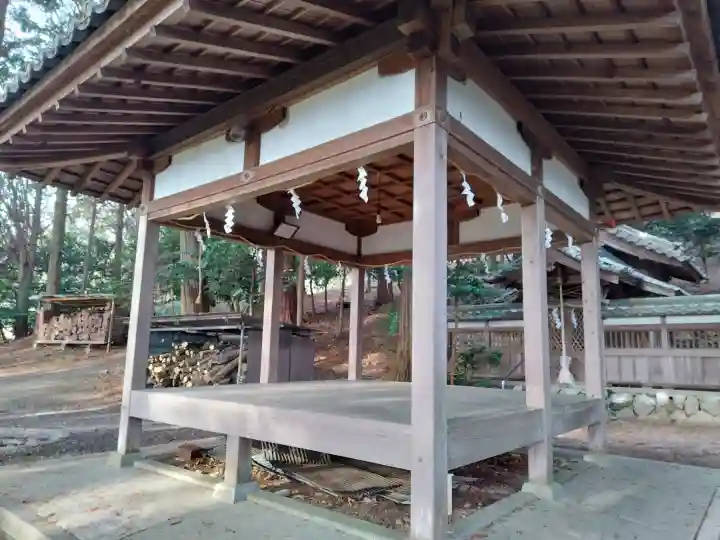 九社神社の{uncategorized: "未分類", other: "その他", undefined: "問題あり", building: "その他建物", grave: "お墓", sacred_gate: "鳥居", guardian: "狛犬", statue: "像", buddha: "仏像", history: "歴史", nature: "自然", garden: "庭園", animal: "動物", pagoda: "塔", temizu: "手水舎", mountain_gate: "山門・神門", sanctuary: "本殿・本堂", subordinate: "末社・摂社", art: "芸術", scenery: "景色", jizo: "地蔵", ema: "絵馬", goshuin: "御朱印", omikuji: "おみくじ", items: "授与品その他", amulet: "お守り", goshuincho: "御朱印帳", eats: "食事", festival: "お祭り", votive_dance: "神楽", shichigosan: "七五三参", wedding: "結婚式", experience: "体験その他", initially: "初詣", around: "周辺", anti_infection: "感染症対策"}