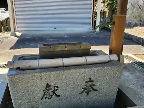 春川神社の手水舎