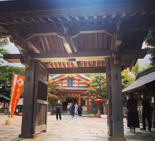 紅葉八幡宮の山門