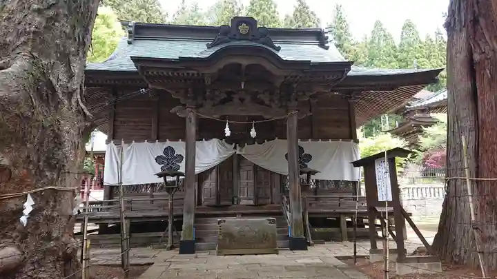 新海三社神社の本殿・本堂