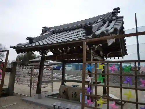 金井神社の手水舎