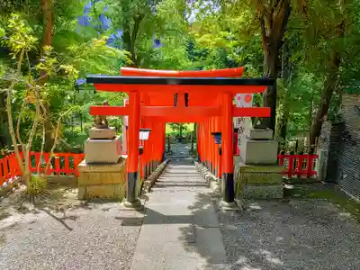豊彦稲荷社(法王町)の鳥居