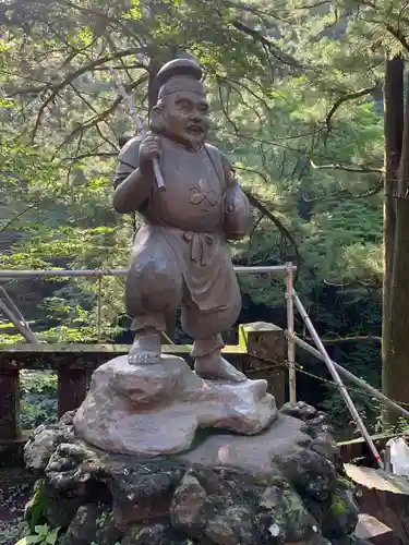 榛名神社の像