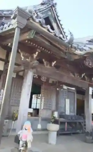 弥勒寺の本殿・本堂