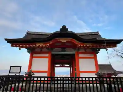 清水寺の山門・神門