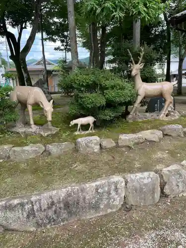 中山神社の像