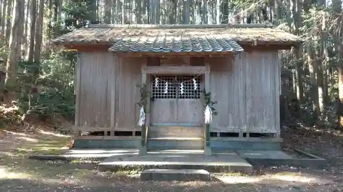 諏訪神社の本殿