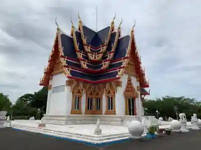 ワットパクナム日本別院の本殿・本堂