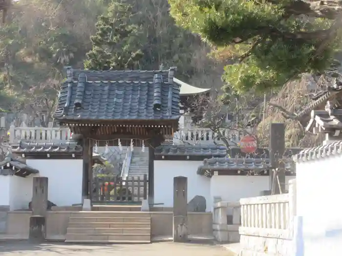 妙法寺の山門