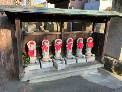 隣光院の{uncategorized: "未分類", other: "その他", undefined: "問題あり", building: "その他建物", grave: "お墓", sacred_gate: "鳥居", guardian: "狛犬", statue: "像", buddha: "仏像", history: "歴史", nature: "自然", garden: "庭園", animal: "動物", pagoda: "塔", temizu: "手水舎", mountain_gate: "山門・神門", sanctuary: "本殿・本堂", subordinate: "末社・摂社", art: "芸術", scenery: "景色", jizo: "地蔵", ema: "絵馬", goshuin: "御朱印", omikuji: "おみくじ", items: "授与品その他", amulet: "お守り", goshuincho: "御朱印帳", eats: "食事", festival: "お祭り", votive_dance: "神楽", shichigosan: "七五三参", wedding: "結婚式", experience: "体験その他", initially: "初詣", around: "周辺", anti_infection: "感染症対策"}