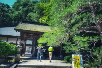 宝珠山 立石寺の山門・神門