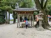 謁播神社の手水舎