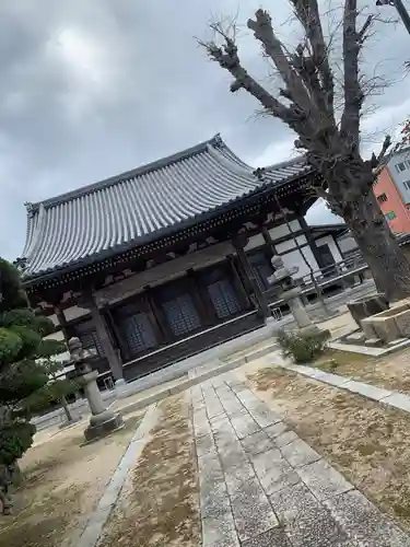 西法寺の本殿