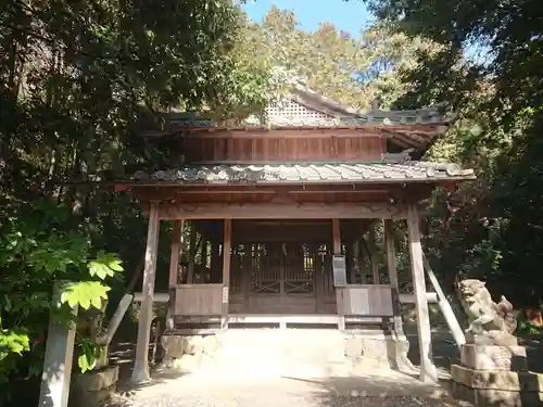 子守神社の本殿