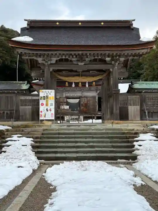 氣多大社の{uncategorized: "未分類", other: "その他", undefined: "問題あり", building: "その他建物", grave: "お墓", sacred_gate: "鳥居", guardian: "狛犬", statue: "像", buddha: "仏像", history: "歴史", nature: "自然", garden: "庭園", animal: "動物", pagoda: "塔", temizu: "手水舎", mountain_gate: "山門・神門", sanctuary: "本殿・本堂", subordinate: "末社・摂社", art: "芸術", scenery: "景色", jizo: "地蔵", ema: "絵馬", goshuin: "御朱印", omikuji: "おみくじ", items: "授与品その他", amulet: "お守り", goshuincho: "御朱印帳", eats: "食事", festival: "お祭り", votive_dance: "神楽", shichigosan: "七五三参", wedding: "結婚式", experience: "体験その他", initially: "初詣", around: "周辺", anti_infection: "感染症対策"}