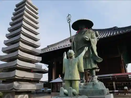 道隆寺の像