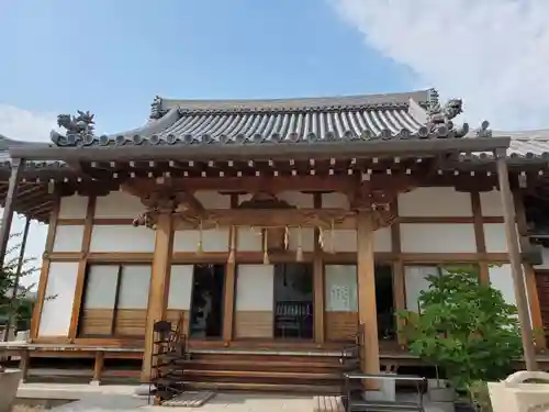 西光寺の本殿・本堂