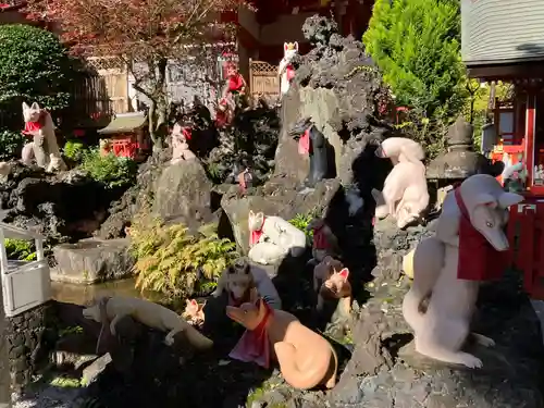 京濱伏見稲荷神社の狛犬