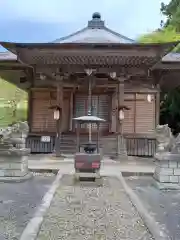 観音寺の本殿